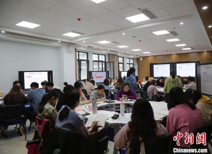 中軟國(guó)際與福建師范大學(xué)福清分校合作共建教育部-國(guó)家級(jí)大學(xué)生創(chuàng)新創(chuàng)業(yè)實(shí)踐平臺(tái)